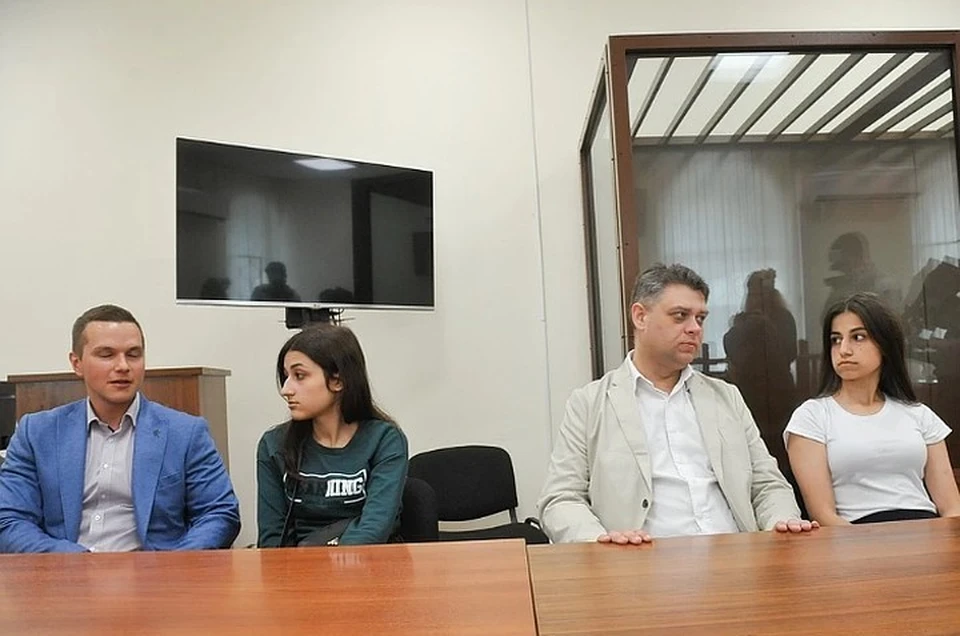 Уголовные дела сестер Хачатурян поступили в суды