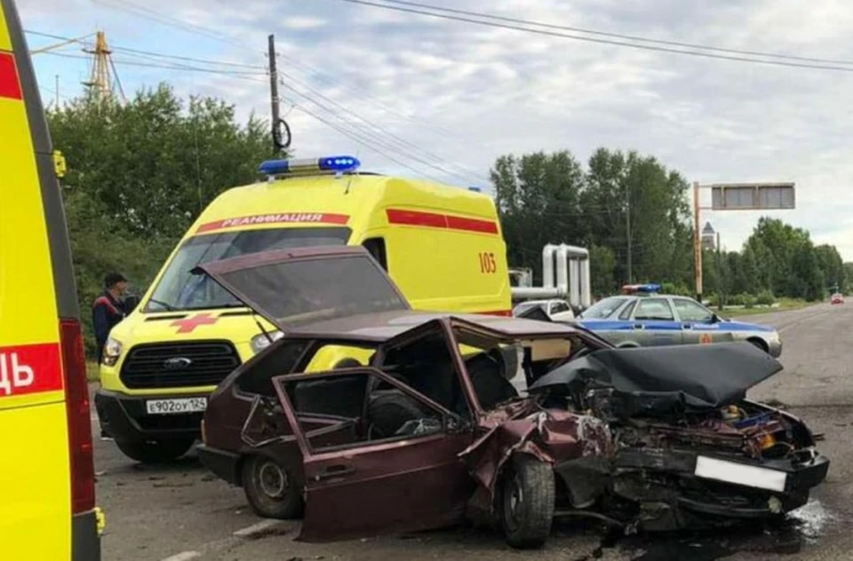 ВАЗ всмятку Фото: ГУ МВД по красноярскому краю