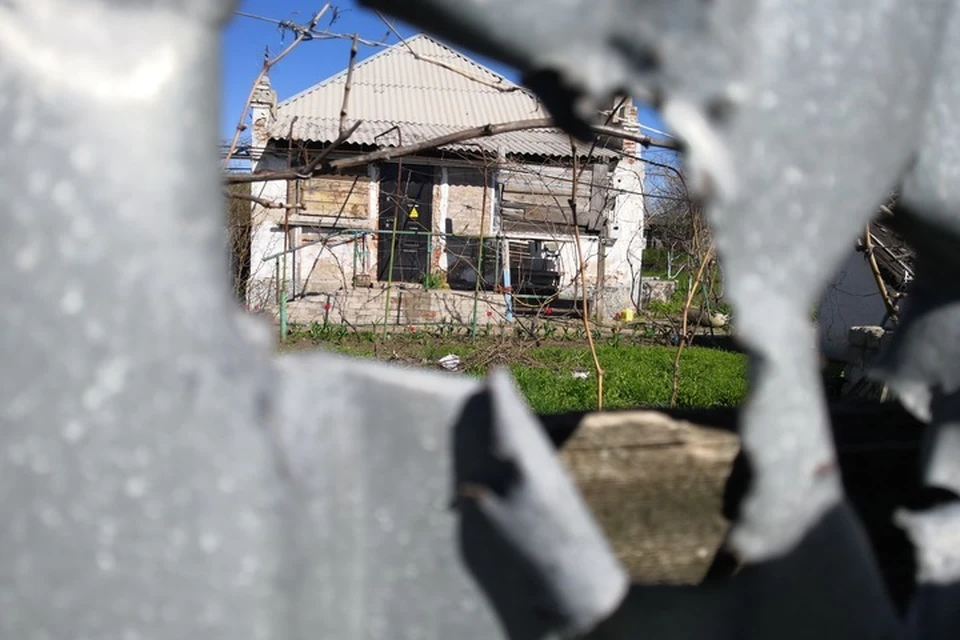 Украина открыла огонь по мирным селам ЛНР.