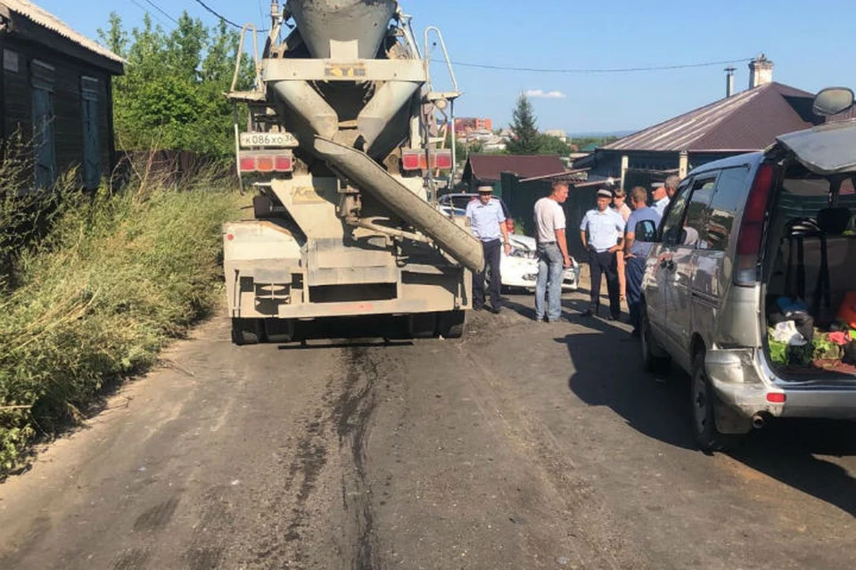 Бетоновоз в Иркутске протаранил 6 иномарок.