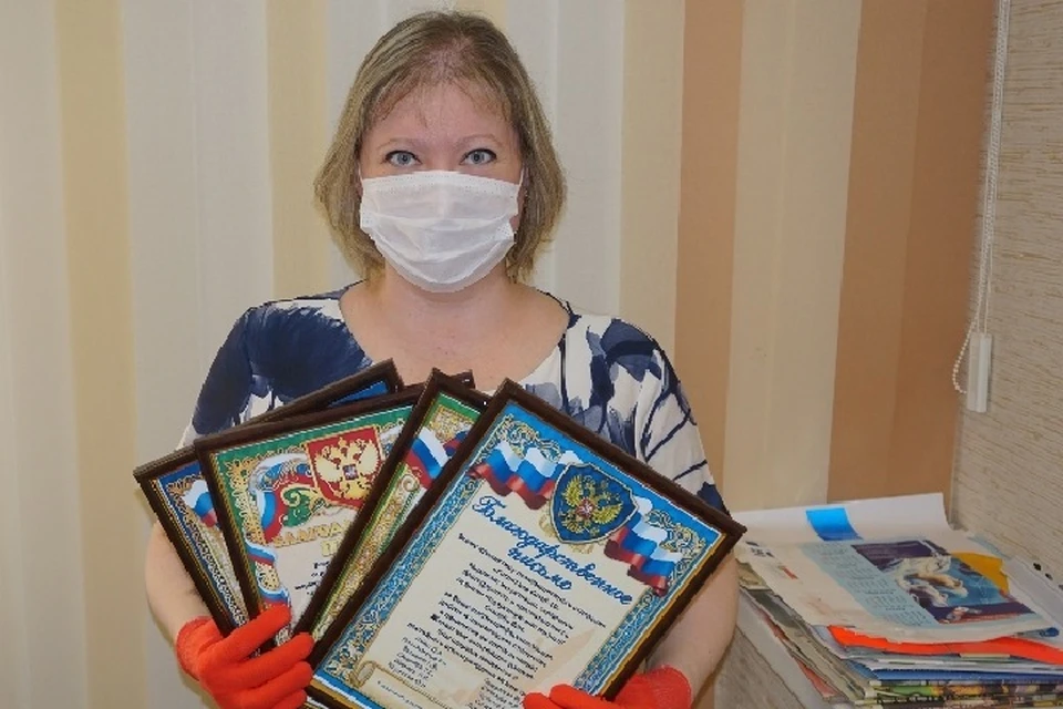 Женщина засыпала медиков благодарственными письмами.Фото: minzdrav.tatarstan.ru
