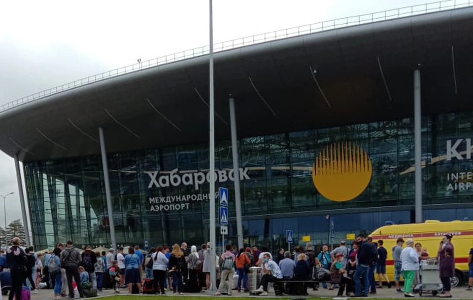 В Хабаровске очередной раз минируют аэропорт