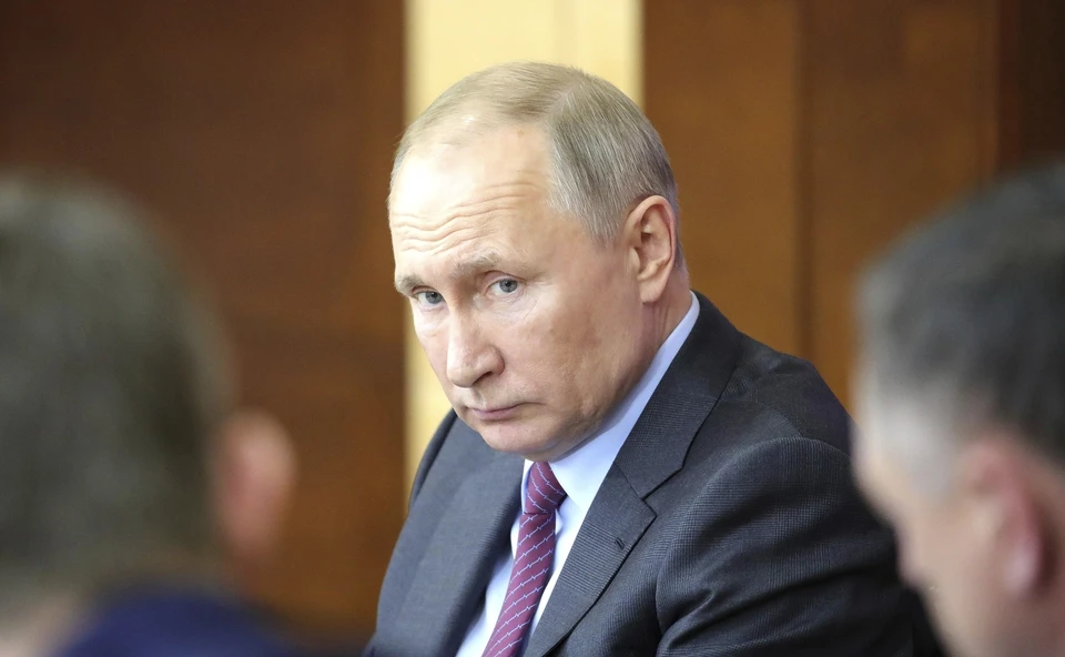 Путин прибыл в Санкт-Петербург, где посетит Главный парад ВМФ