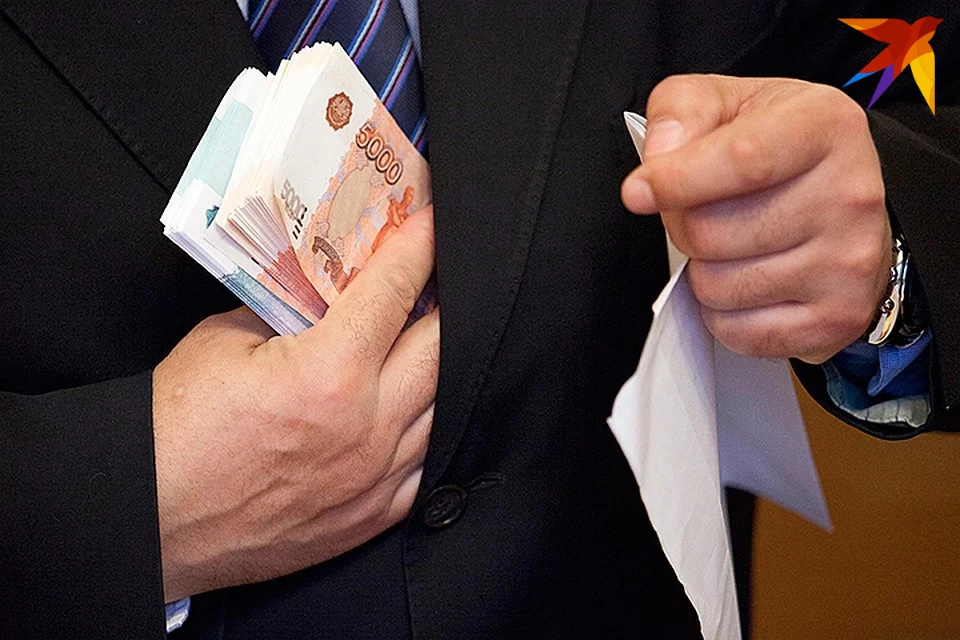 Махинатор успел украсть у жильцов 32 тысячи рублей.