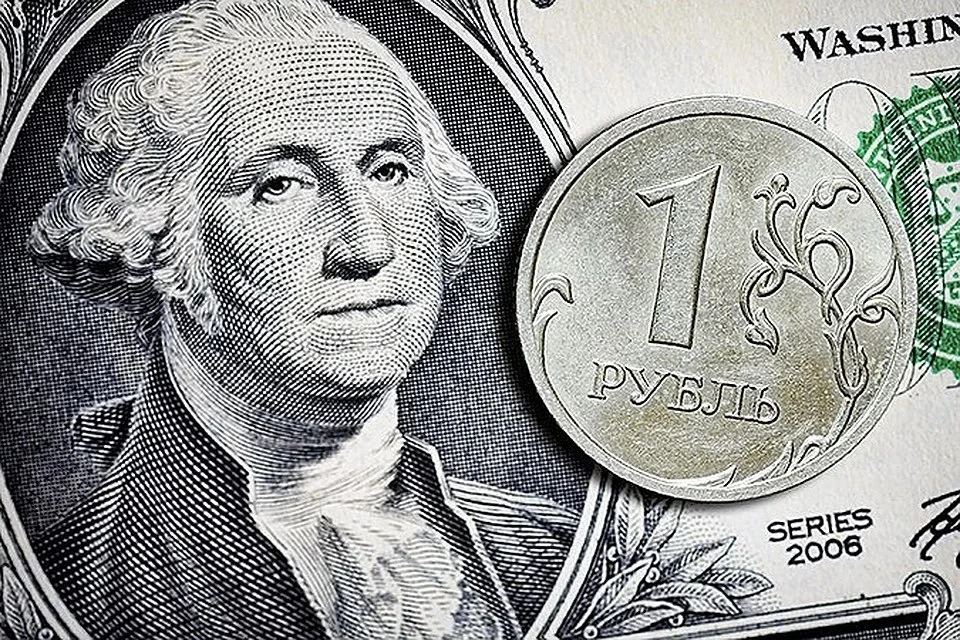 Курс доллара в августе может составить 75 рублей