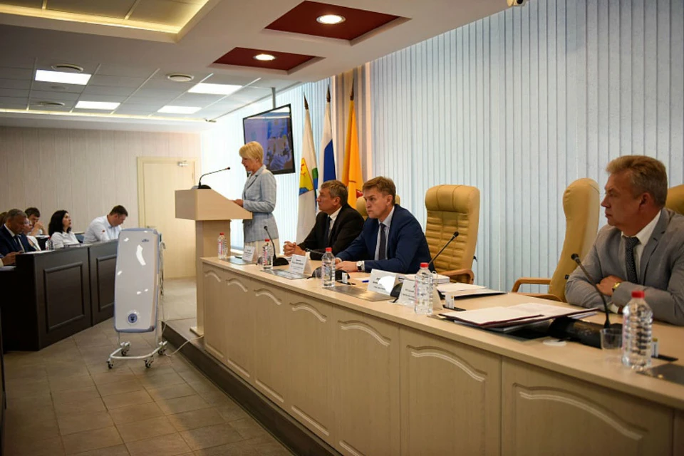 Глава города представила отчет о результатах деятельности за период с июля 2019 по июнь 2020 года. Фото:duma.mo-kirov.ru