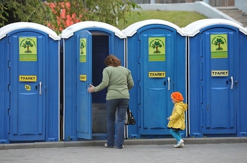 Новосибирцы жалуются на дефицит туалетов в городе.