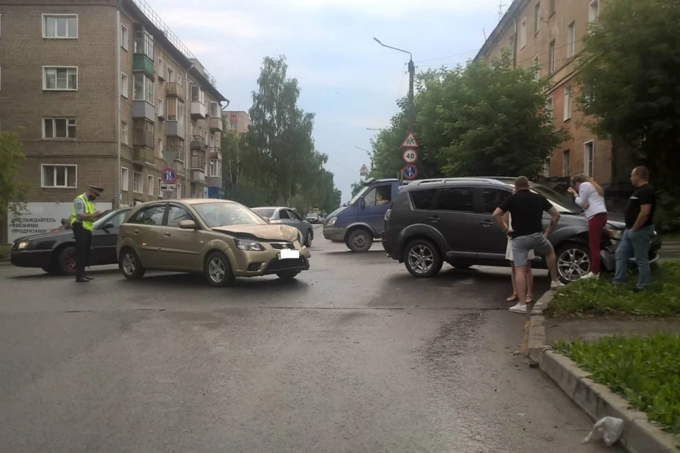 В аварии пострадала не только «Киа Рио», но и ее маленькая пассажирка. Фото: vk.com/gibdd43