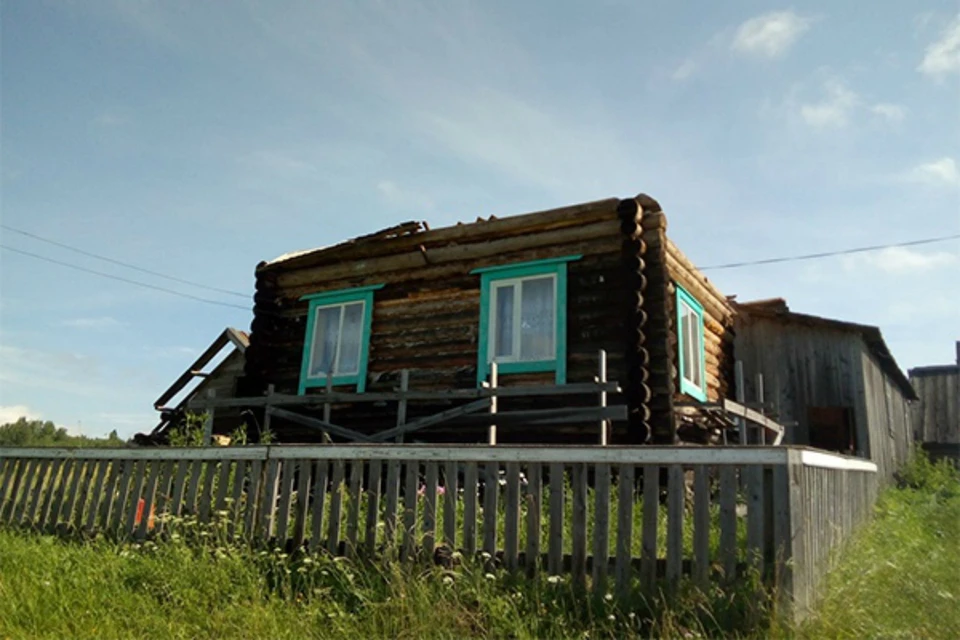 Многие дома из-за сильного ветра лишились крыши - буквально. Фото: vk.com/meteokirov
