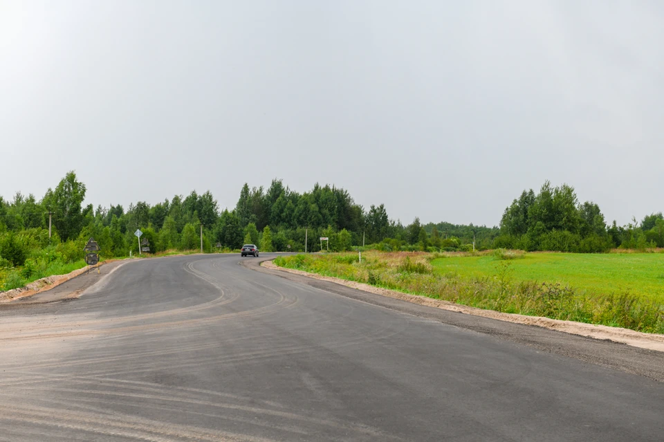 В Рославльском районе ремонтируют 12,5 км дороги. Фото: администрация Смоленской области.