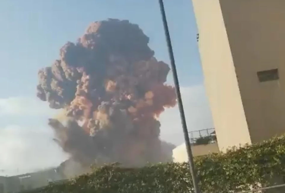 Видео взрыва в порту Бейрута сняли очевидцы. Фото: кадр из видео