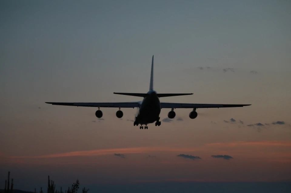 На фото АН-124