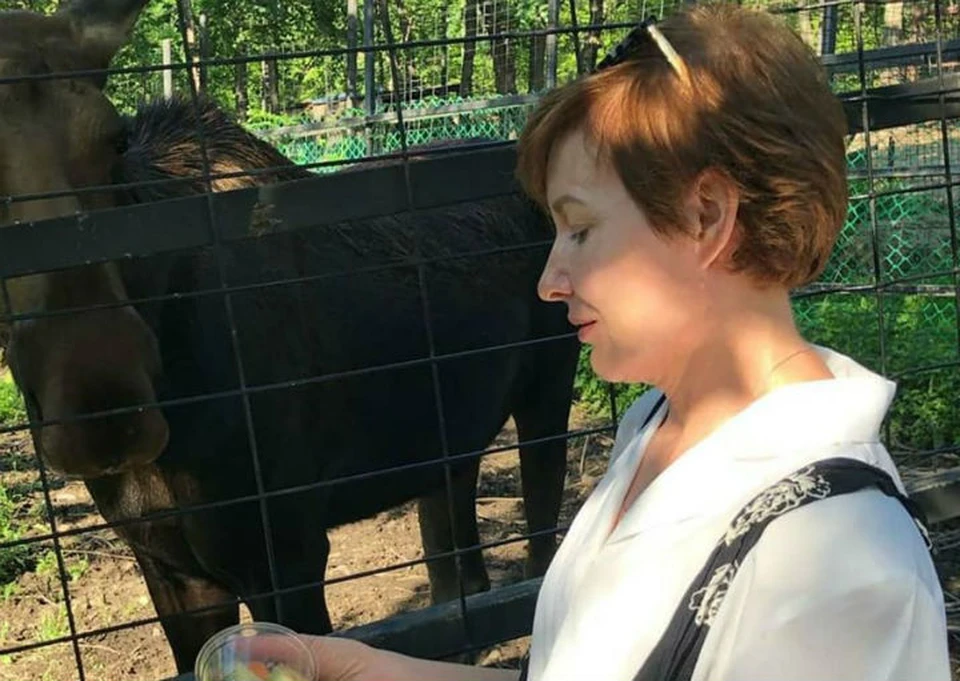 Ольга Ушакова, депутат краевой Законодательной думы Хабаровского края в зоосаде им. Сысоева : ФОТО с официального аккаунта Ольги Ушаковой в соцсетях