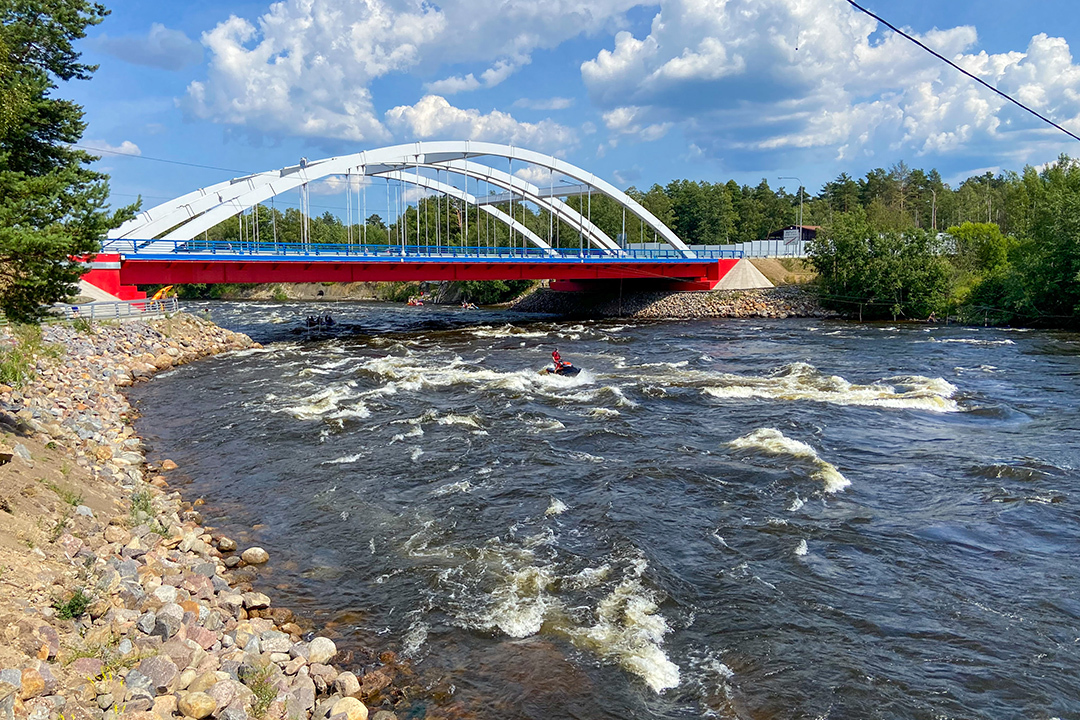 Прямо в центре города начинаются Лосевские пороги. Фото: Светлана Краснякова.