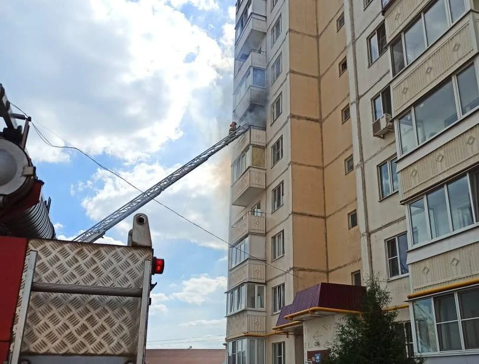 На балконе закоптились потолок и стены