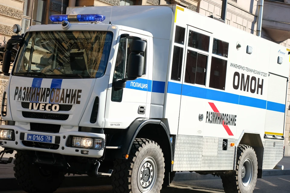 Более 25 зданий "заминировали" 24 августа в Петербурге