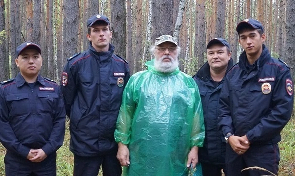 Поиски тюмень. Грибник заблудился и полиция. Потерялся мужчина в Тюменском районе в лесу. Грибник и полиция фото. Заблудилась в лесу Тюмень.