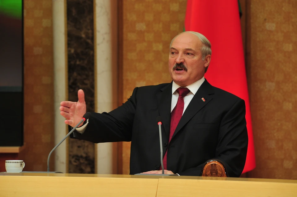 Лукашенко допустил, что "немного пересидел" в президентском кресле