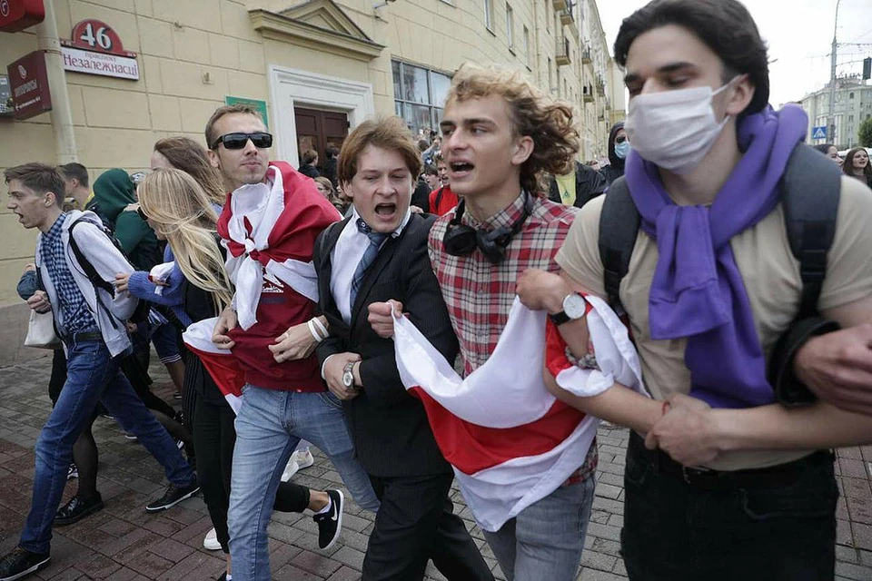 Студенческий марш в Минске в первый день нового учебного года.