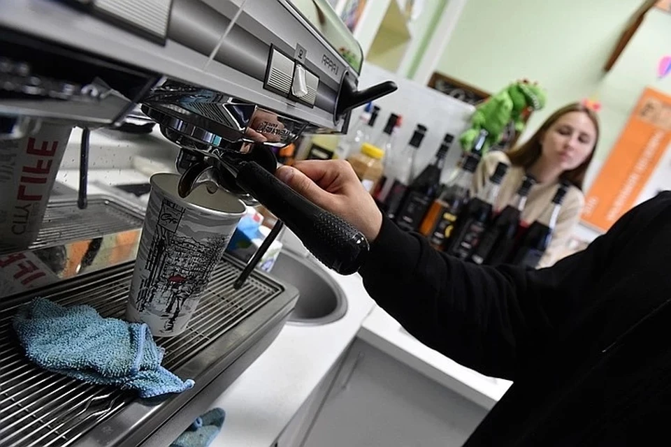 Курс «железного курортного рубля» равен российскому рублю и находится в обороте исключительно в определенных сувенирных лавках