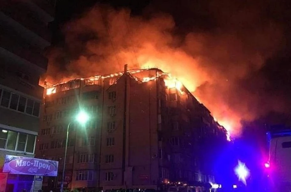 Крупный пожар в жилом доме в Краснодаре полностью ликвидирован. Фото: Пресс-служба МЧС России