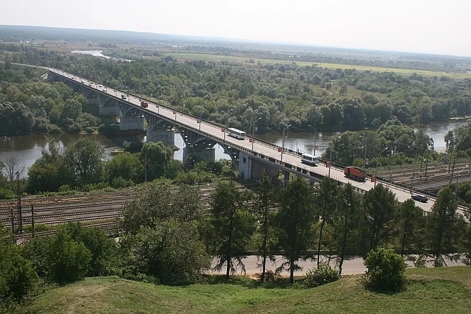 Вид на микрорайон Коммунар, который могут загородить высотки, со смотровой площадки в центре города.