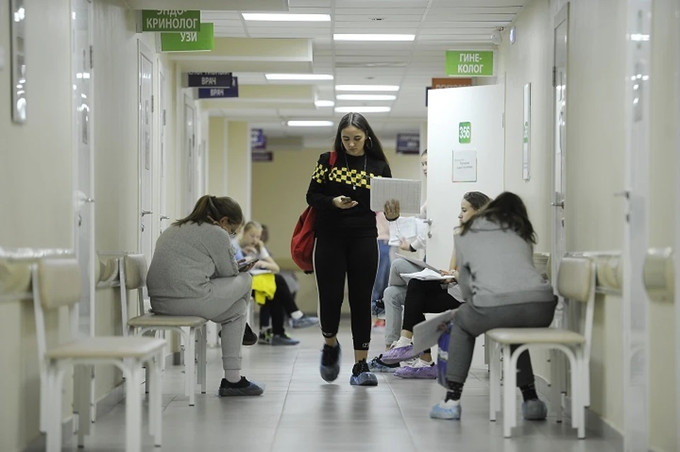 Власти Екатеринбурга посоветовали не ходить в поликлиники