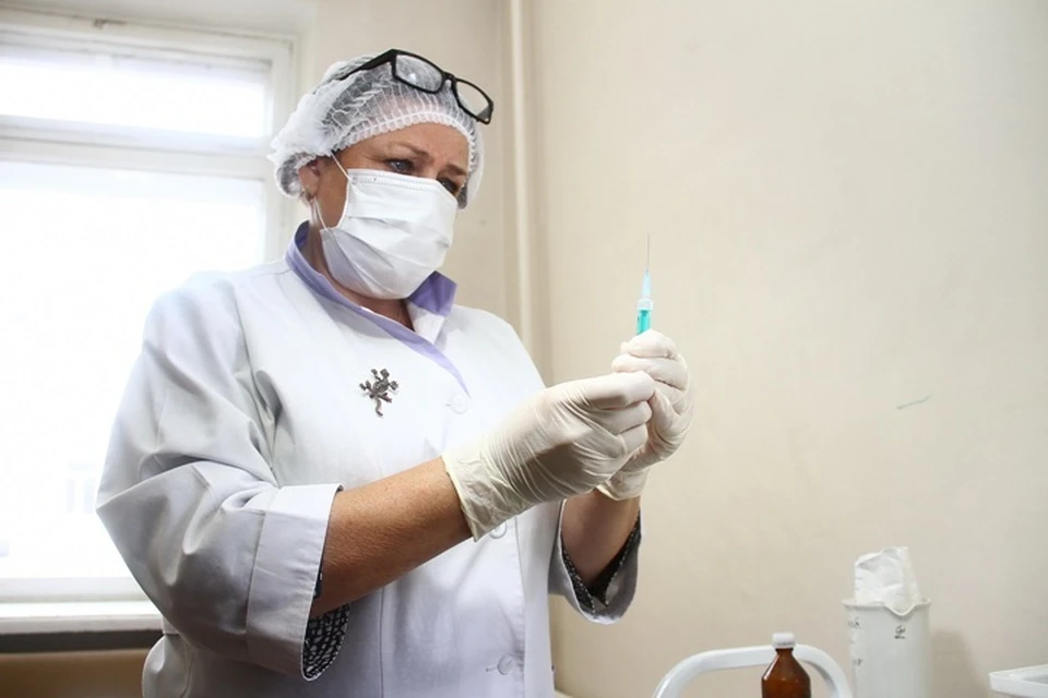 Минздрав назвал сроки поставки вакцины от коронавируса в Кузбасс