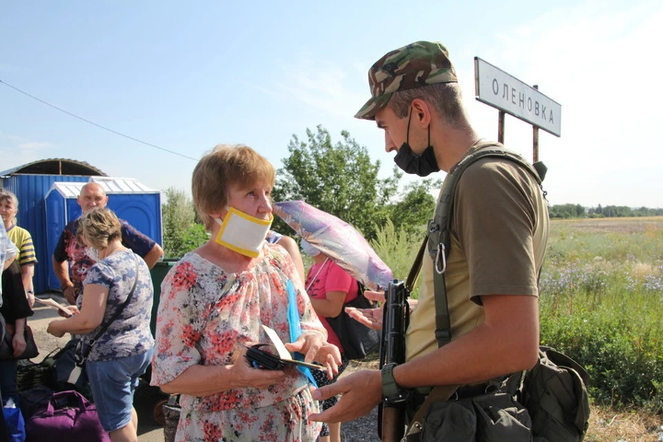 Все жители ДНР, которые получают на Украине пенсии и пособия, имеют справку переселенца