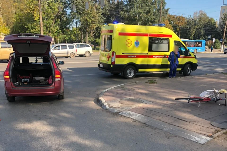 Велосипедист пострадал в ДТП на проспекте Калинина в Твери. Фото: пресс-служба ГИБДД по Тверской области/гибдд.рф/r/69.