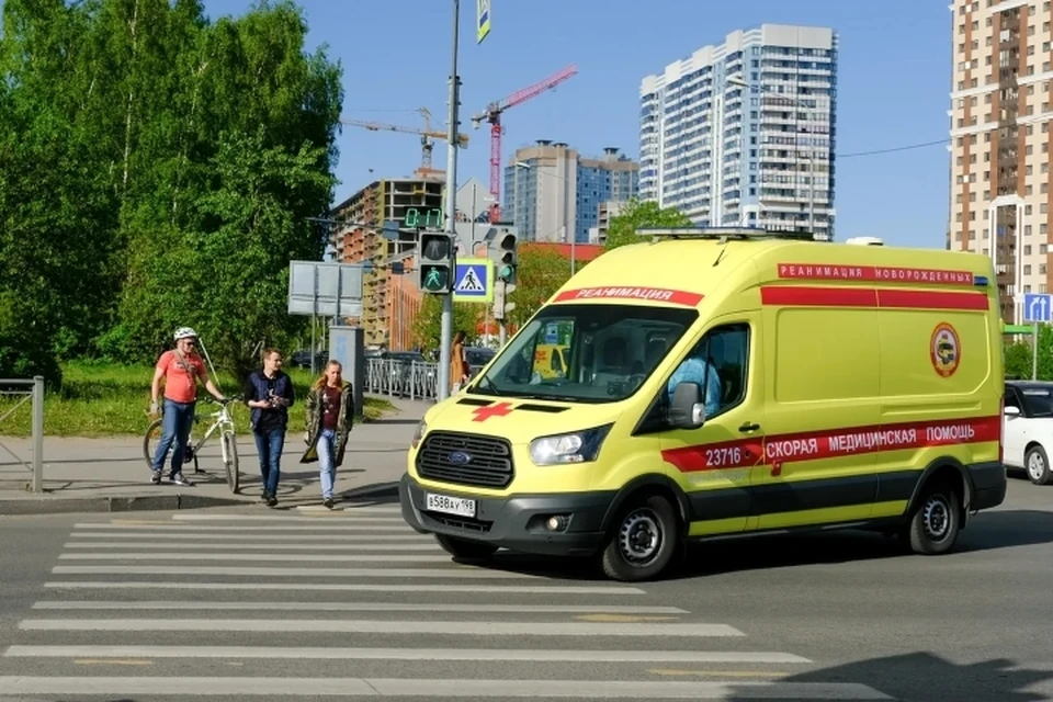Пенсионерка насмерть разбилась, выпав из окна 7 этажа в Ленобласти.