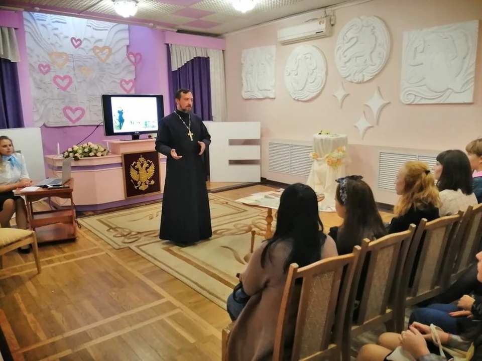 В Алексеевке студентов приобщили к семейным ценностям. Фото пресс-службы администрации Алексеевского городского округа