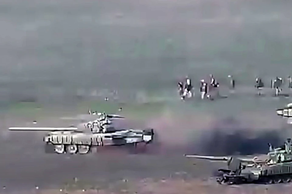 Обстрел позиций азербайджанской армии со стороны Армении. Снимок с видео/Министерство обороны Армении/ТАСС