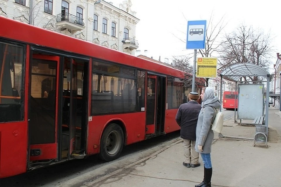 Для проезда на этом автобусе можно предъявить абонемент или билет на электричку, отходящей от станции Юдино, на текущую дату.