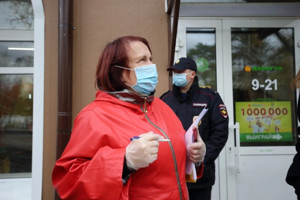 Проверяющие посетили за минувшие сутки 95 объектов массового скопления людей, проверяя соблюдение противоэпидрежима. Фото пресс-службы администрации Томска.