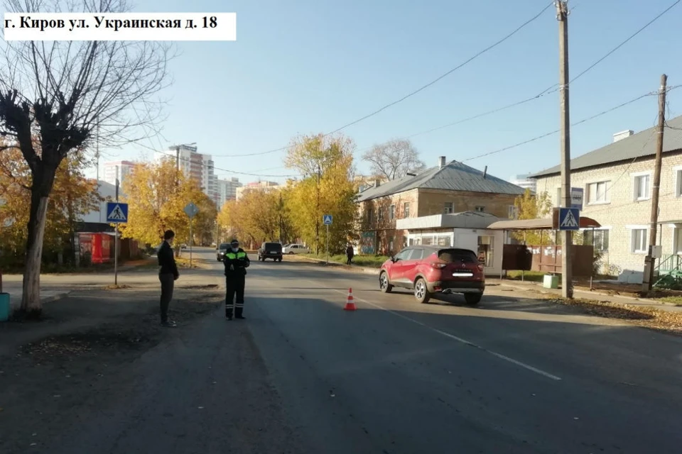 Женщина переходила дорогу в неустановленном месте. Фото: vk.com/gibdd43