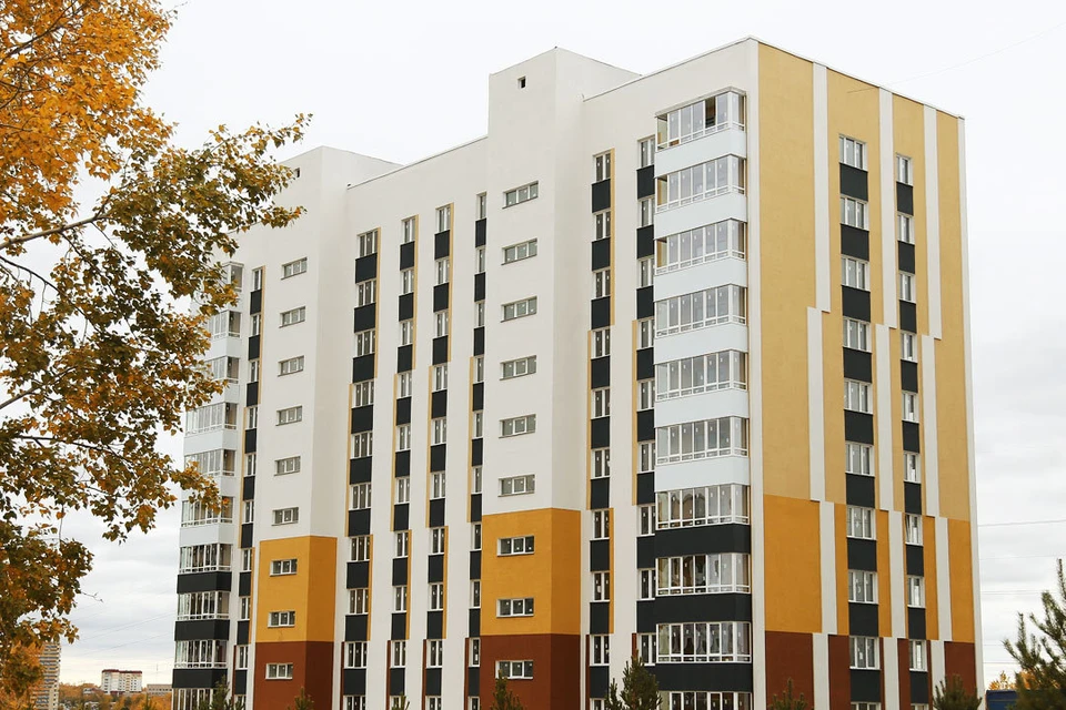 Люди будут заезжать в квартиры с уже остекленными балконами.