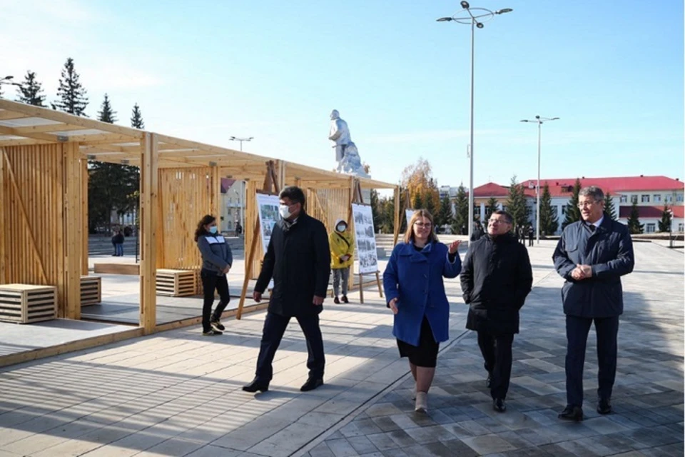 Глава Минстроя оценил новую площадь в башкирском Ишимбае. Фото: minstroyrf.gov.ru