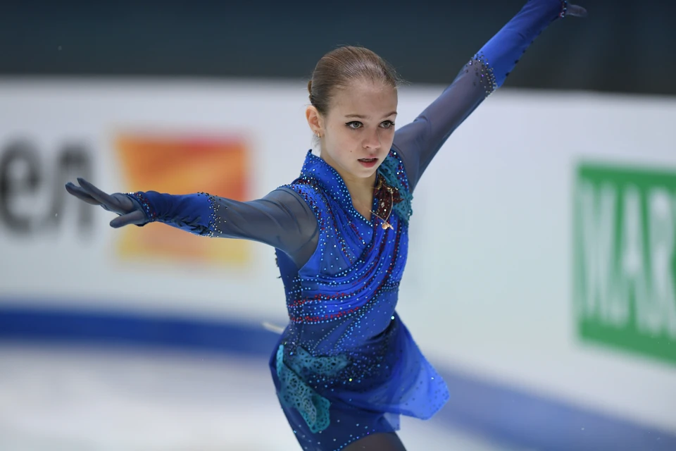 Александра Трусова идет третьей после короткой программы на этапе Кубка России.