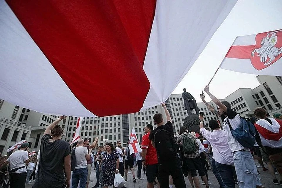 В Минск перед акцией протеста стянули спецтехнику и силовиков