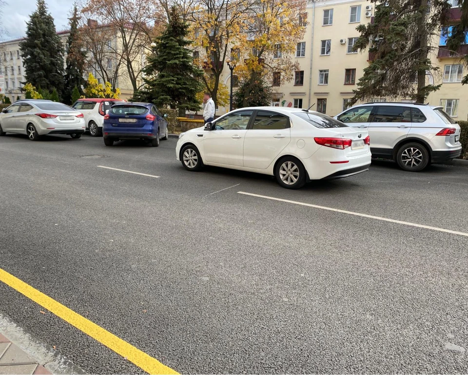 Пешеходы переходили дорогу в неположенном месте