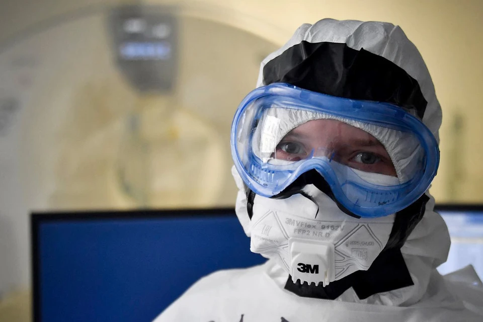 Накануне в Москве было выявлено 4999 новых случаев заражения коронавирусом.