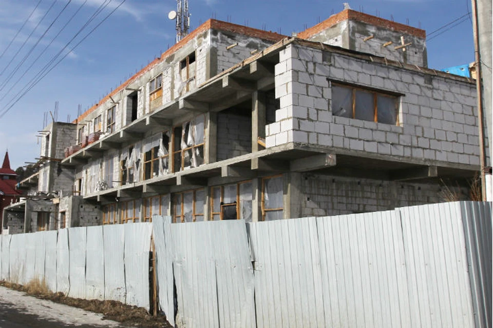 В ближайшее время на торги выставят три недостроенных здания