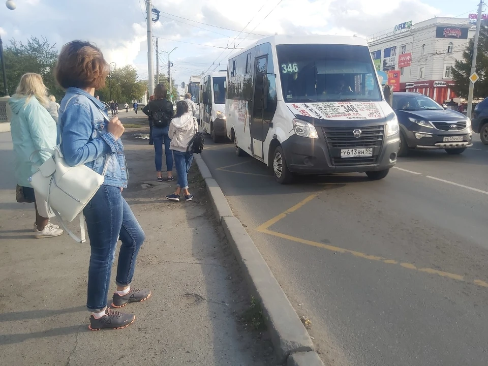Новые полосы уже почти закончили размечать.
