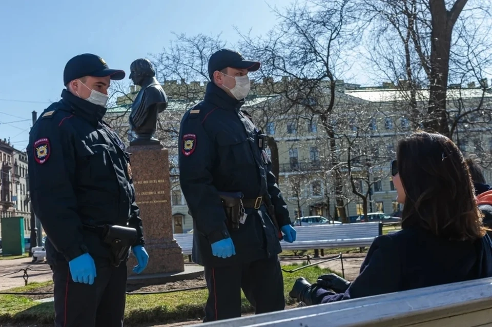 Губернатор Санкт-Петербурга прокомментировал усиление контроля за соблюдением масочного режима в городе.