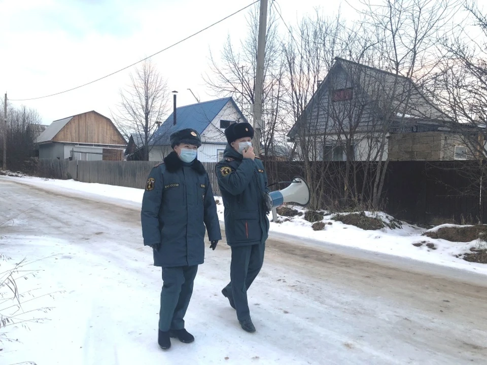 Сотрудники МЧС провели рейд для жителей Советского района Фото: Главное управление МЧС России по ХМАО-Югре