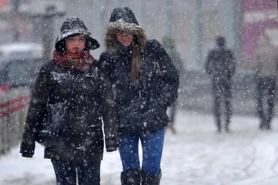 Синоптики предупреждают: на Иркутскую область надвигаются снег и сильный ветер