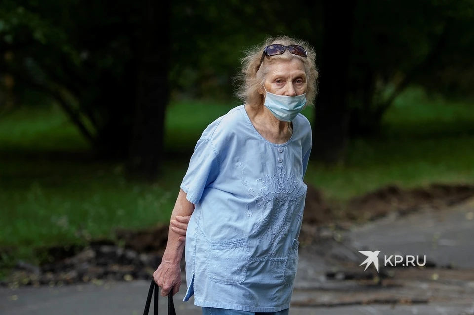 Согласно указу, который подпишут сегодня 9 ноября в течение дня, пожилые люди будут обязаны оставаться дома.