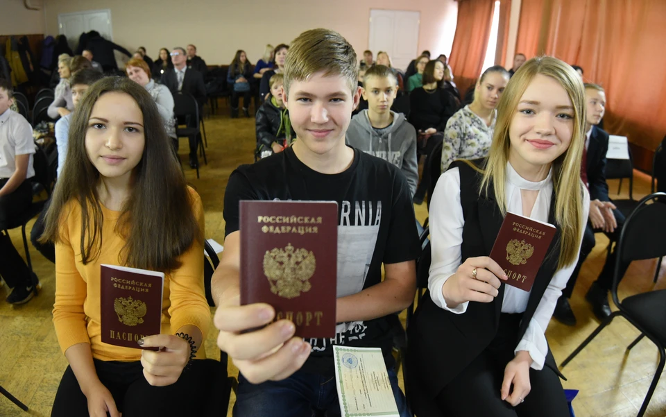 Более 350 тысяч граждан Республик получили российское гражданство