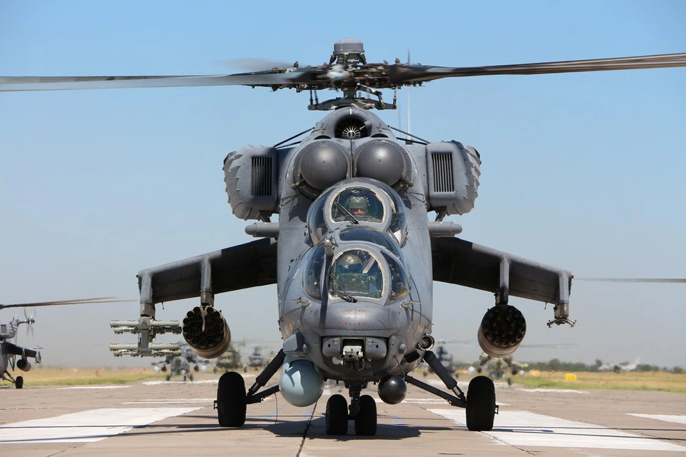 Азербайджан признал, что случайно сбил российский вертолет Ми-24.